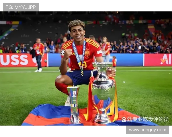 阿贾克斯新援：我从小崇拜C罗但亚马尔盘带更胜一筹